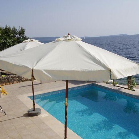 Apartments Niana With Heated Seawater Swimingpool Donji Okrug  Εξωτερικό φωτογραφία