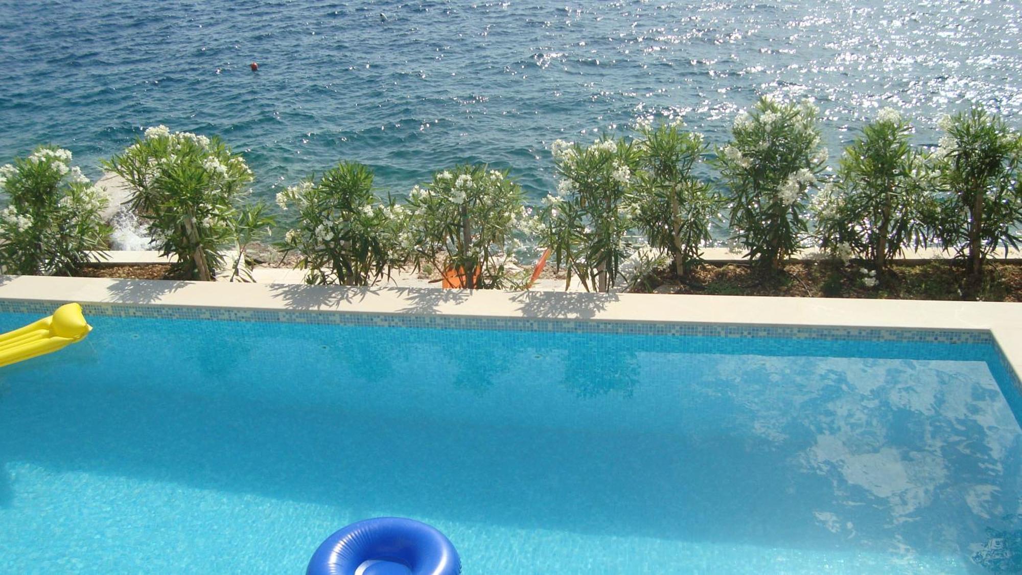 Apartments Niana With Heated Seawater Swimingpool Donji Okrug  Εξωτερικό φωτογραφία