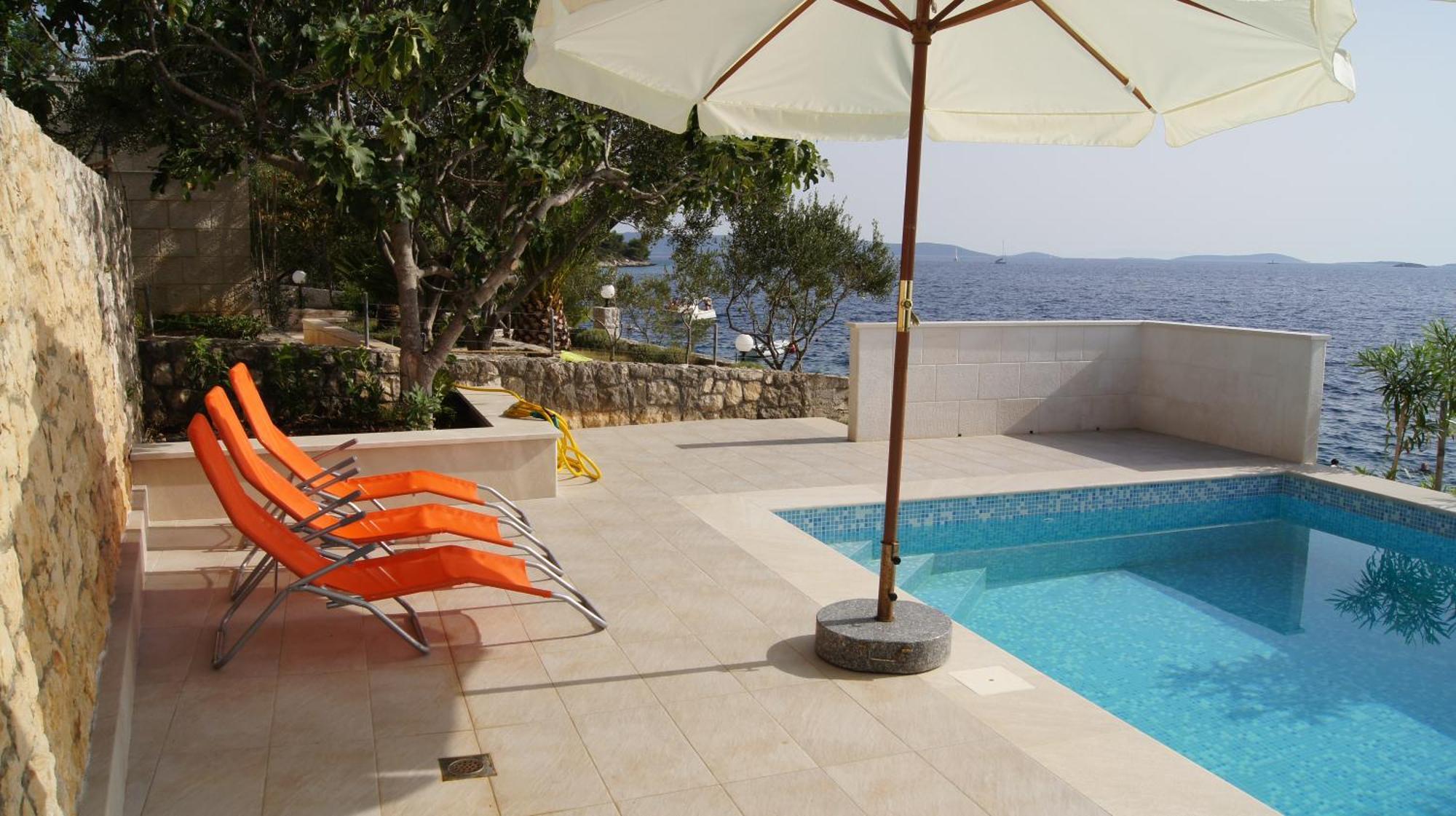 Apartments Niana With Heated Seawater Swimingpool Donji Okrug  Εξωτερικό φωτογραφία
