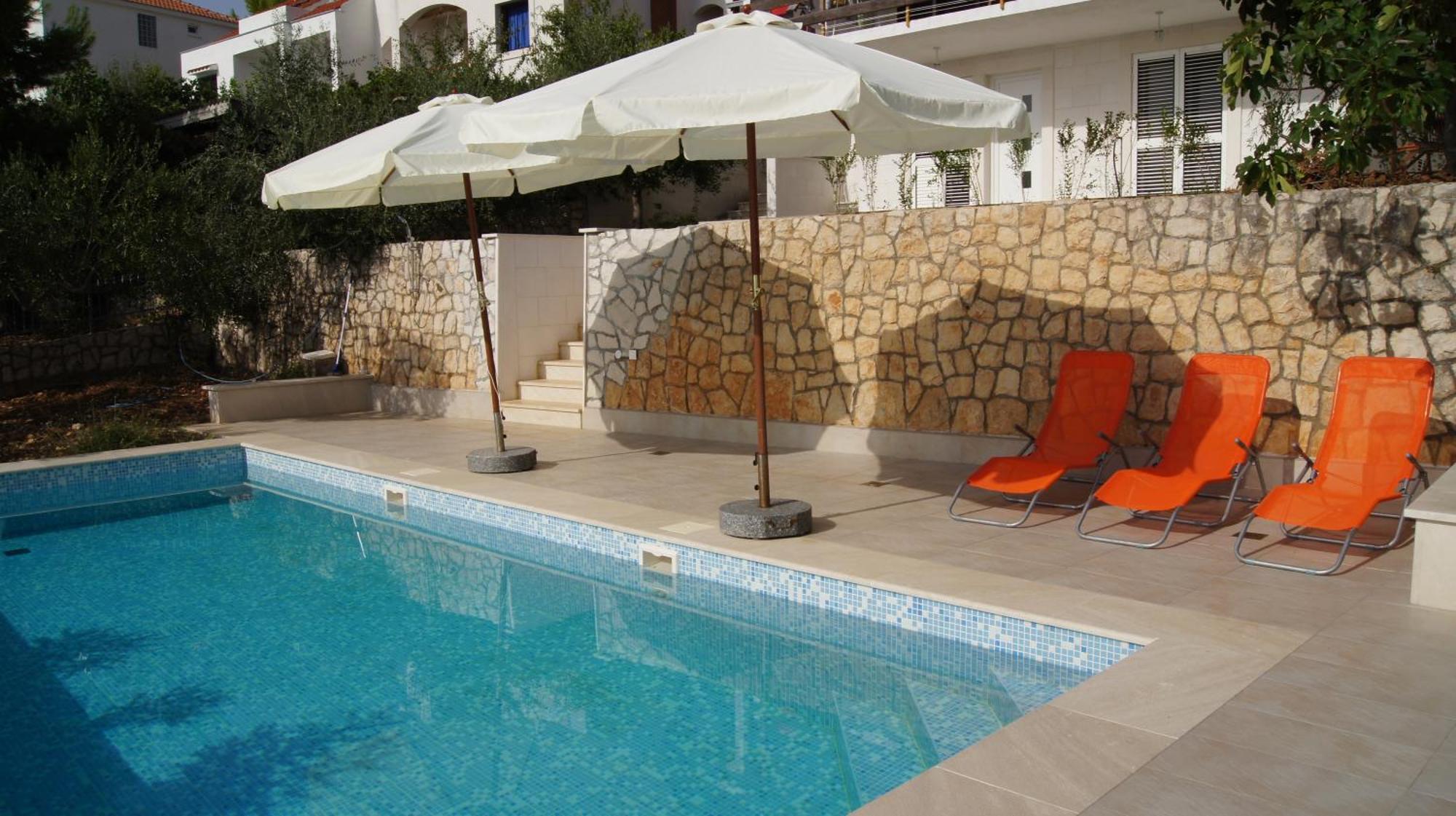 Apartments Niana With Heated Seawater Swimingpool Donji Okrug  Εξωτερικό φωτογραφία