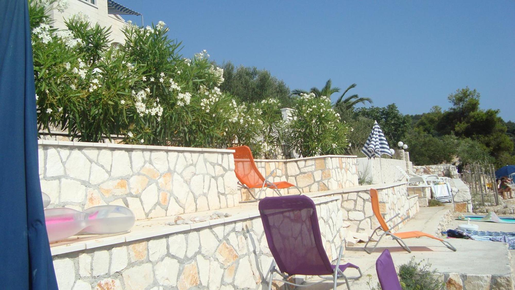 Apartments Niana With Heated Seawater Swimingpool Donji Okrug  Εξωτερικό φωτογραφία