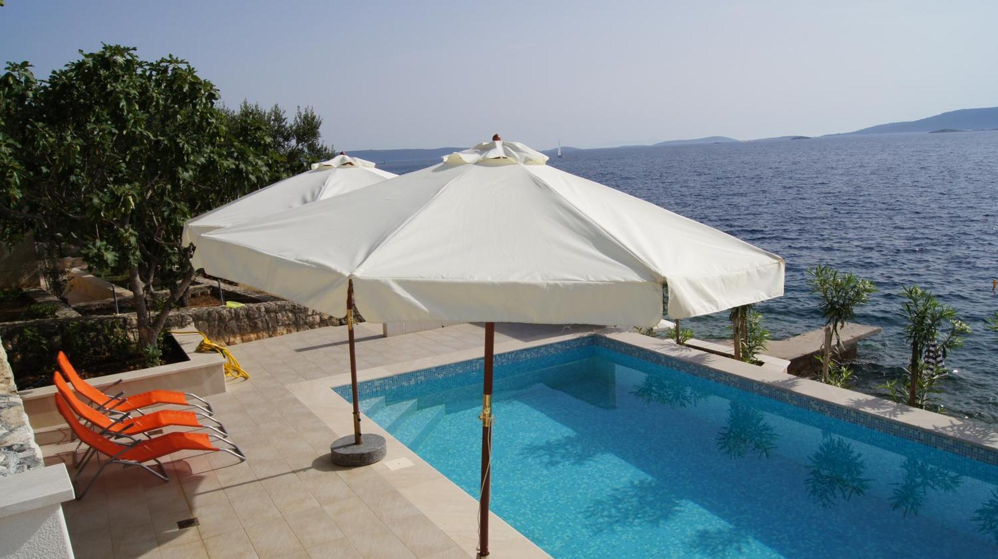 Apartments Niana With Heated Seawater Swimingpool Donji Okrug  Εξωτερικό φωτογραφία