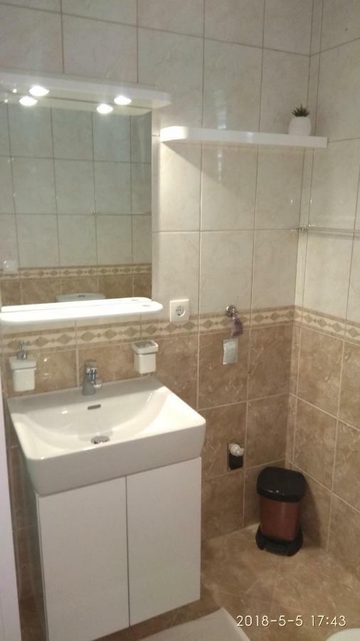 Apartments Niana With Heated Seawater Swimingpool Donji Okrug  Εξωτερικό φωτογραφία