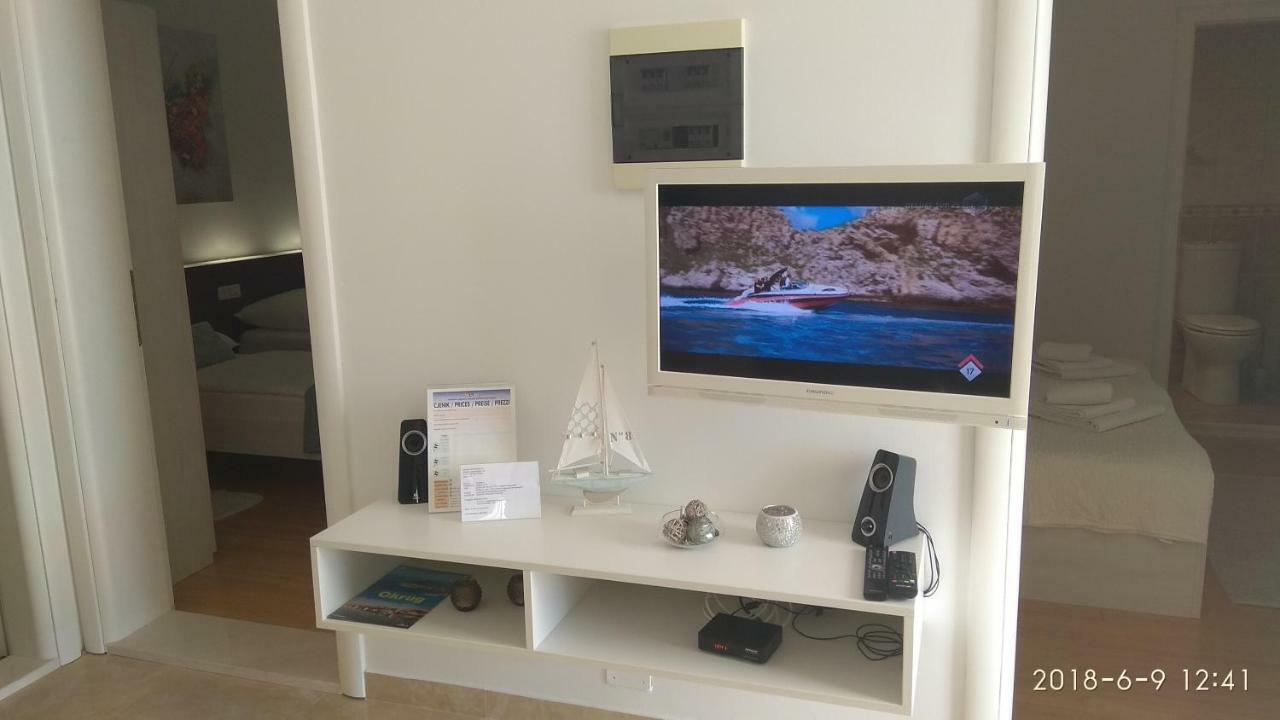 Apartments Niana With Heated Seawater Swimingpool Donji Okrug  Εξωτερικό φωτογραφία