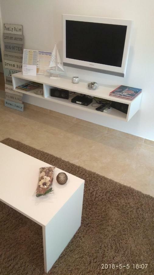 Apartments Niana With Heated Seawater Swimingpool Donji Okrug  Εξωτερικό φωτογραφία