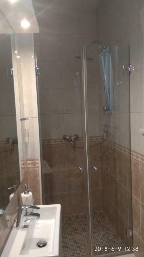 Apartments Niana With Heated Seawater Swimingpool Donji Okrug  Εξωτερικό φωτογραφία